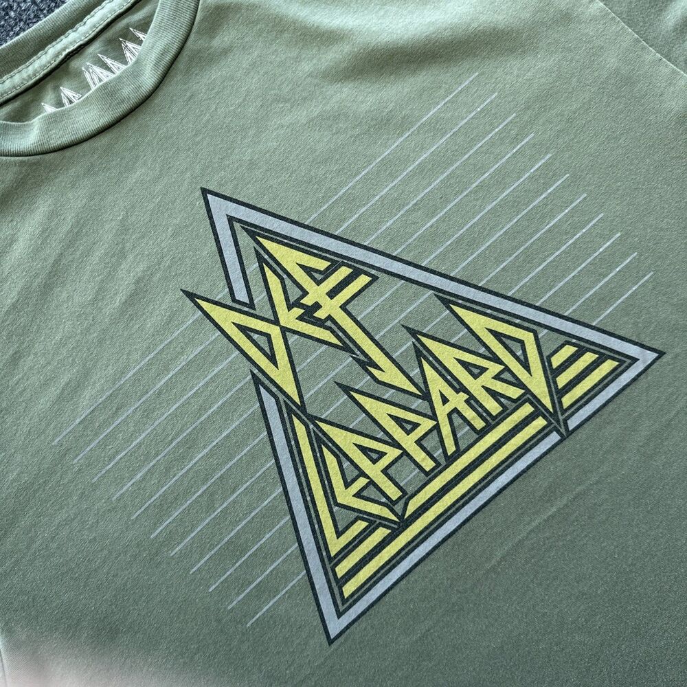 Def Leppard Basic Logo Band Tee Size L Large In Women’s T Shirt Graphic Logo